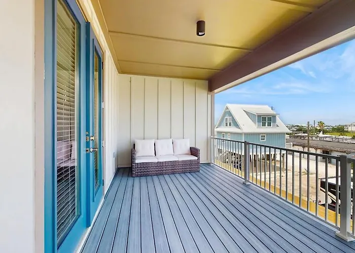 Holiday home Nautical In Coastal Community With Shared Pool Wifi Pet Friendly