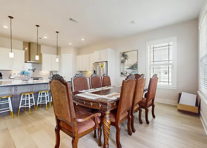 Nautical In Coastal Community With Shared Pool Wifi Pet Friendly Holiday home