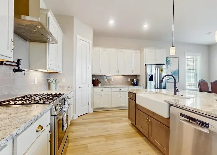 Nautical In Coastal Community With Shared Pool Wifi Pet Friendly Holiday home