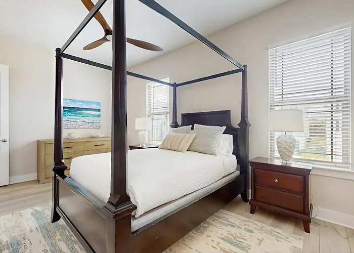 Nautical In Coastal Community With Shared Pool Wifi Pet Friendly Holiday home